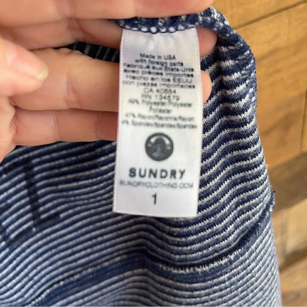 Sundry Destination Shrug    - Picture 3 of 6